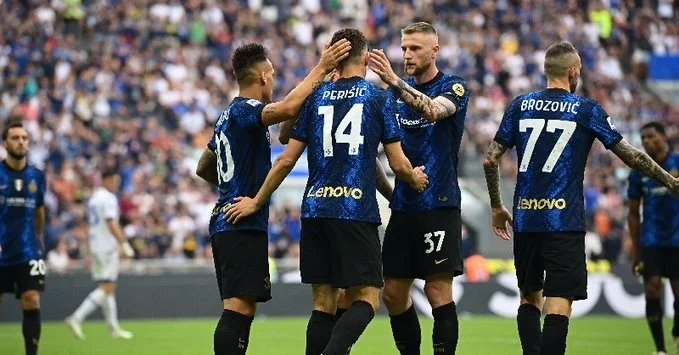 九游游戏中心穆雷迎来二十赛季出色发挥，塞尔维亚队观众热烈欢呼！