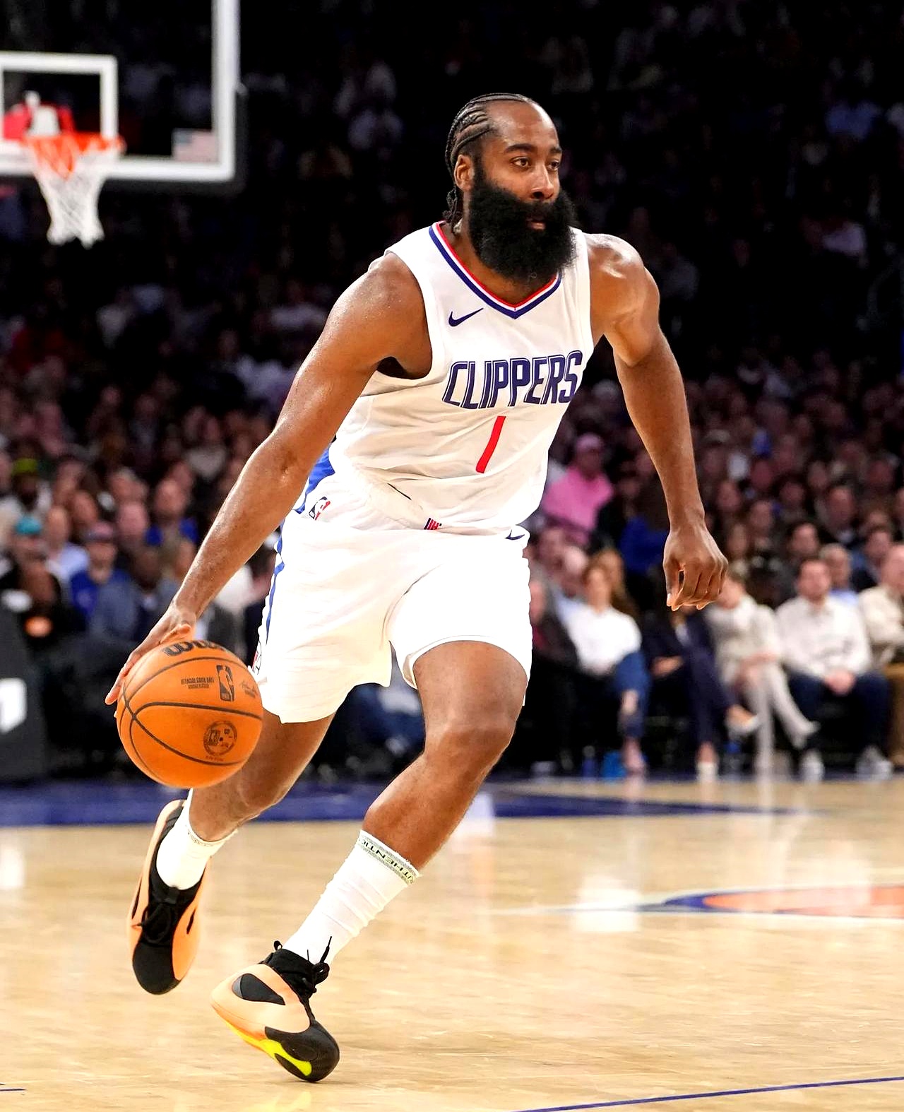 九游账号登录入口哈登迎来十五赛季出色发挥，独行侠观众热烈欢呼！的简单介绍