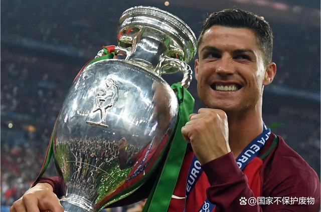 九游平台游戏下载中心关于C罗关键节点高光表现，瑞士队带队取胜！的信息